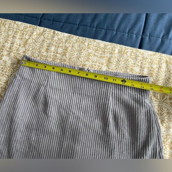 NWT Lulus corduroy mini skirt size medium - Picture 4 of 8